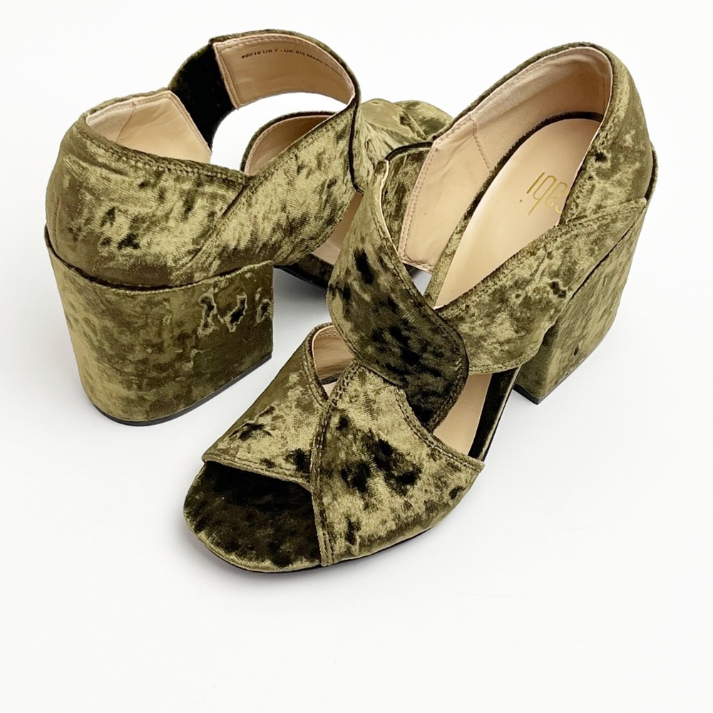 CABI Interlock Moss Green Velvet Open Toes Chunky Block Heels #6016, Size 7
